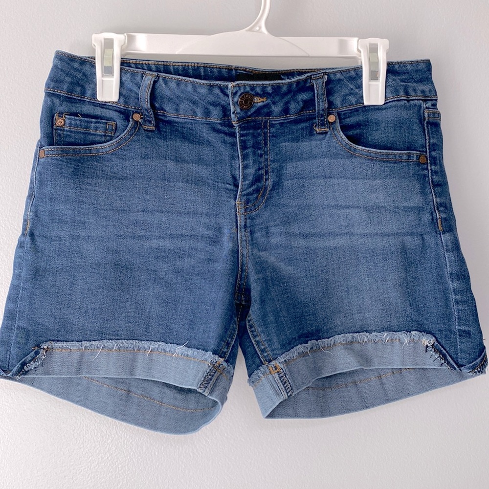 Celebrity Pink cuffed stretch jean shorts size 9/29 - Picture 1 of 8
